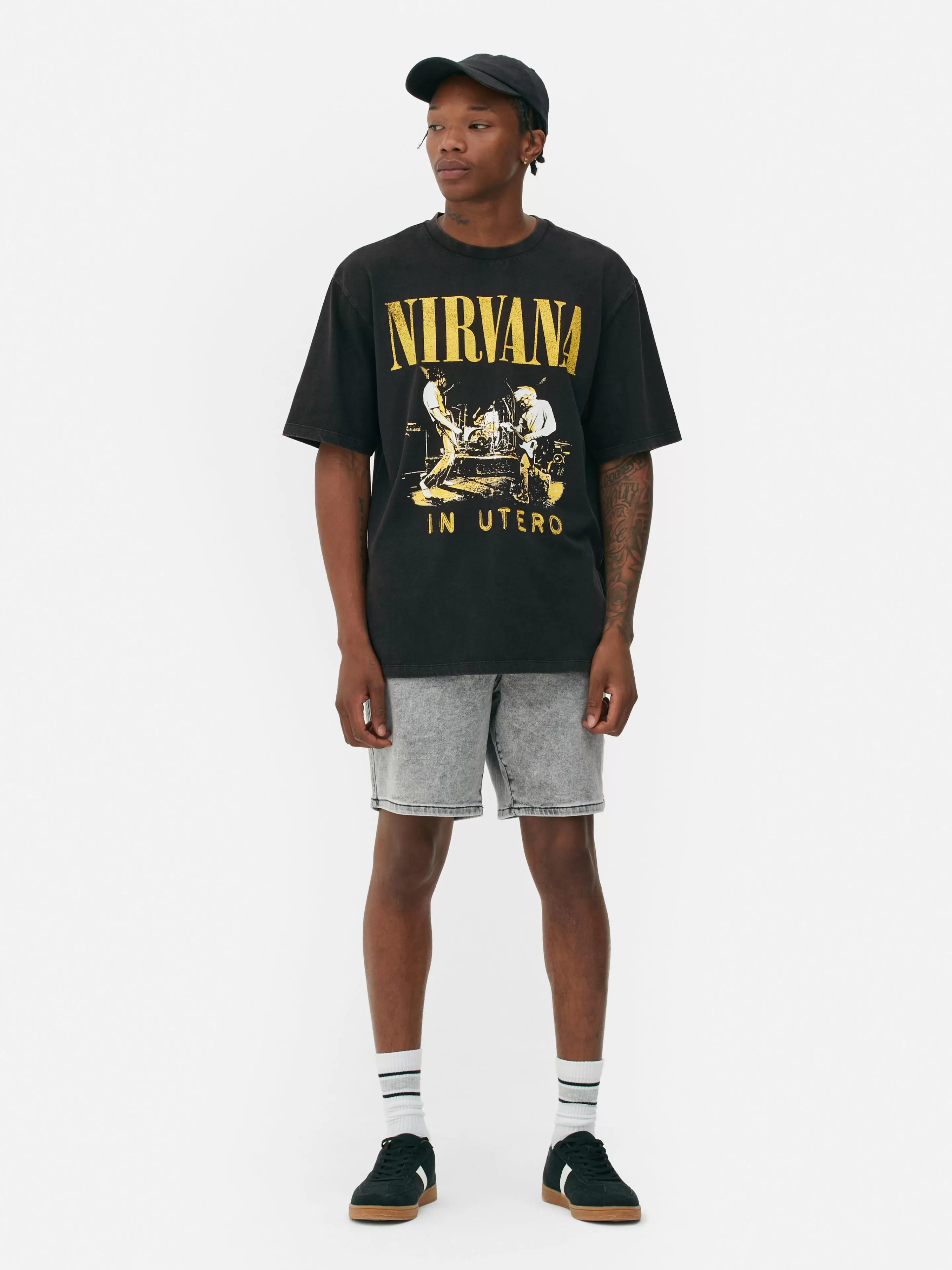 Primark Tops Und T-Shirts | Grafik-T-Shirts Und -Sweatshirts | „Nirvana“ T-Shirt In Verwaschener Optik Schwarz