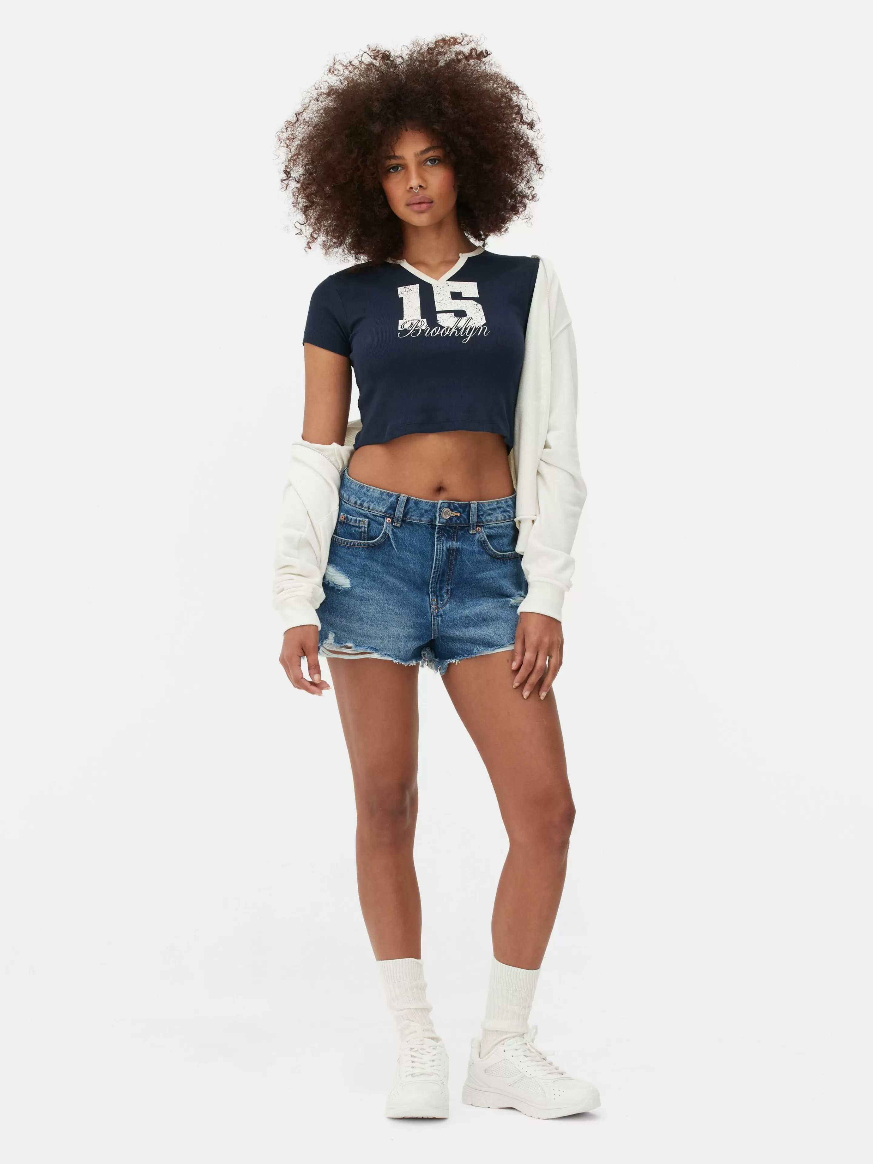 Primark Tops Und T-Shirts | T-Shirt Mit Eingekerbtem Ausschnitt Und Grafik Marineblau